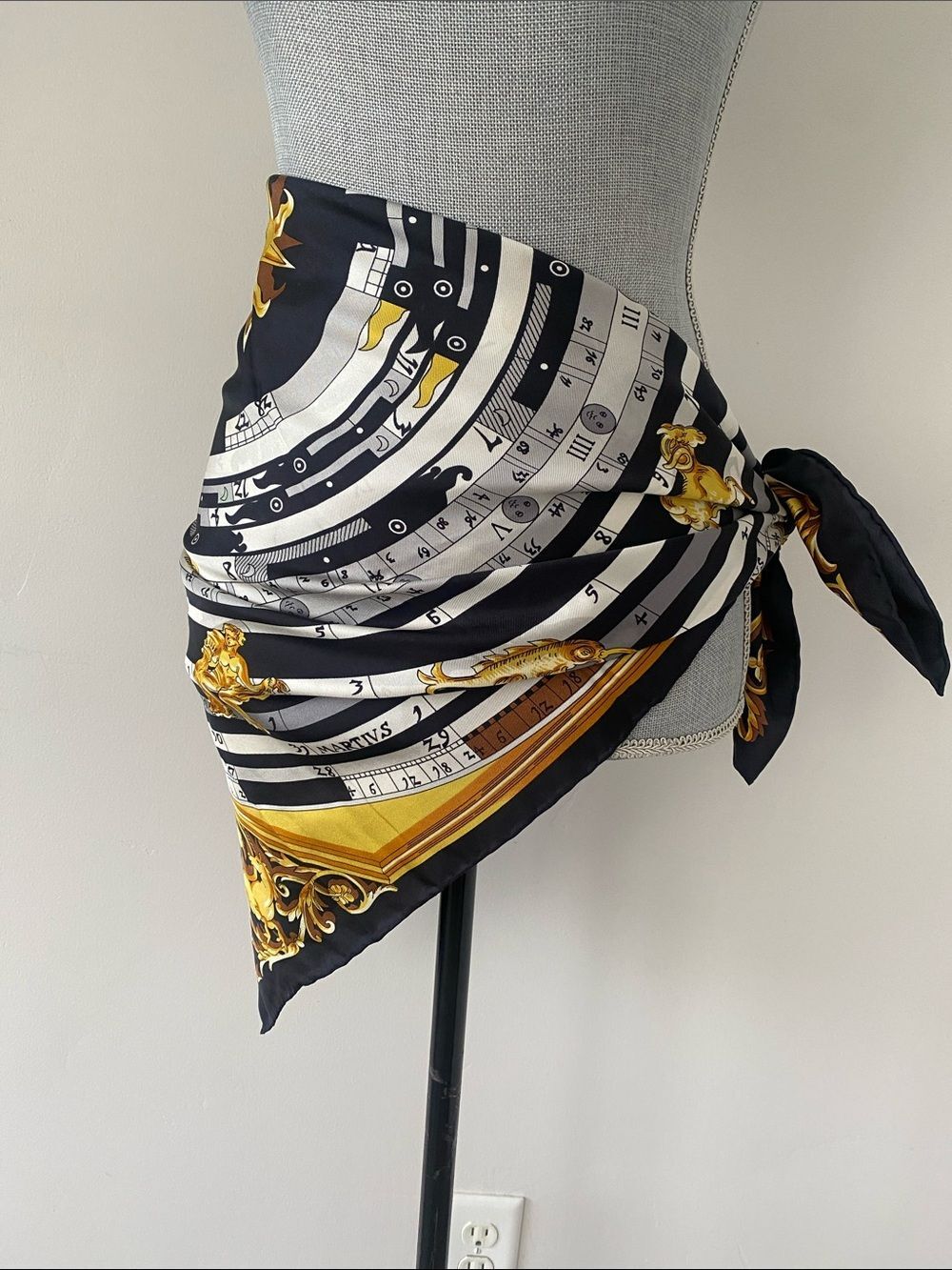 JBK Collection 100% Silk Scarf Black, Gold & White Zodiac Celestial Luxurious - Picture 4 of 16